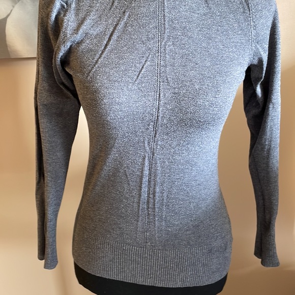 Grey smart set turtleneck - Picture 2 of 7